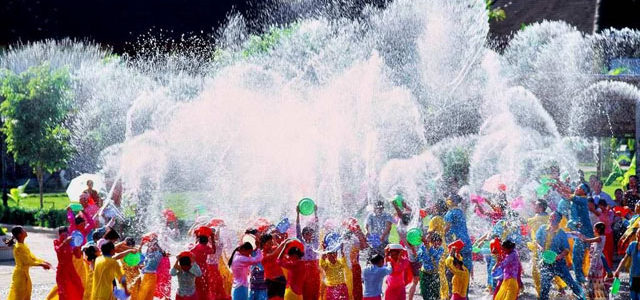 Water-Splashing Festival